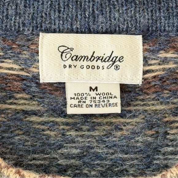 Cambridge Dry Goods Women's Nordic Wool Sweater front hooks cardigan crew neck M - Picture 3 of 7